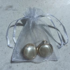 Vintage Clip-On Earrings Round Faux Pearl Gold Tone 60s / 80s